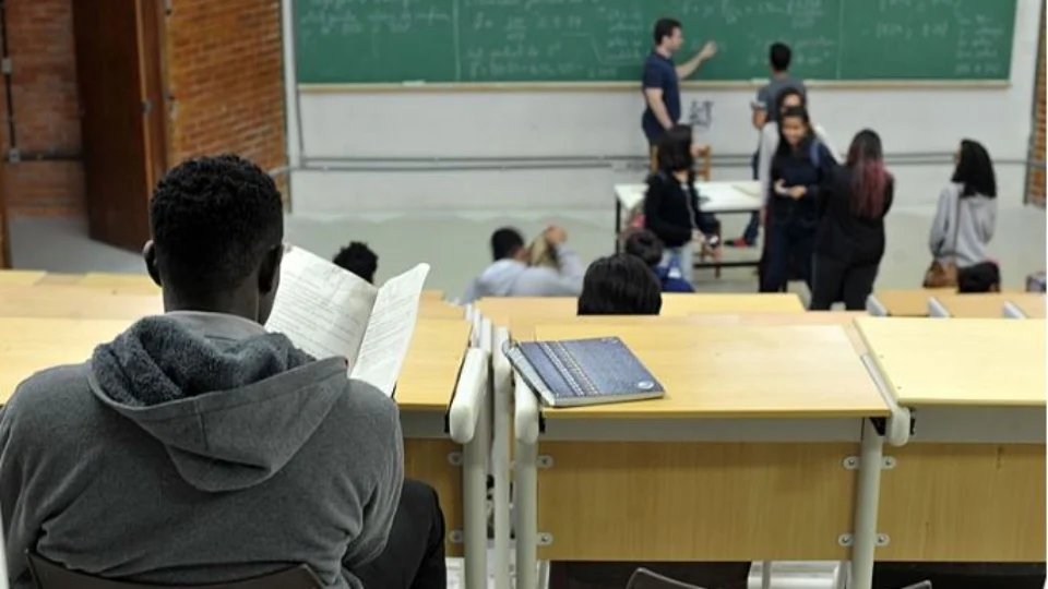 Datafolha: 50% da população brasileira é a favor das cotas raciais em universidades