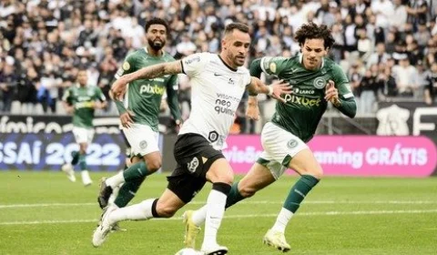 Corinthians bate Goiás por 1 a 0 e vai pra ponta da tabela do Brasileirão