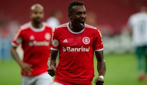 Inter goleia Colo-Colo por 4 a 1 e avança às quartas da Sul-Americana