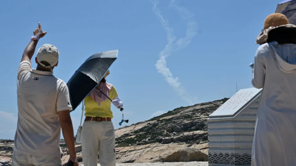 Mísseis de exercício militar da China caem em águas do Japão