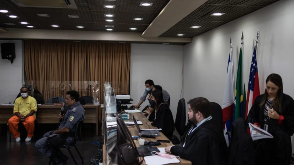 Homem é condenado a 26 anos de prisão por matar companheira a facadas na frente dos filhos dela, em Manaus