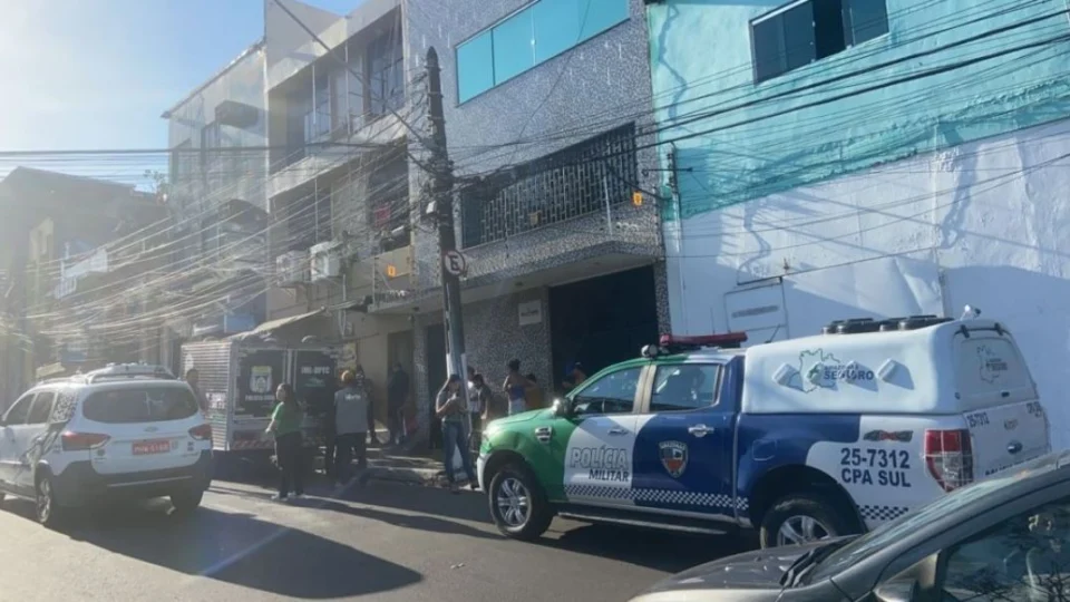 Mulher é executada com mais de 10 tiros no Centro de Manaus