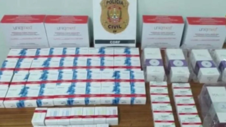 Polícia prende integrantes de grupo criminoso que usava dados falsos de médica para comprar botox, no DF