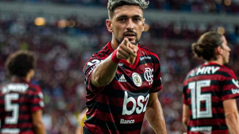 Arrascaeta marca duas vezes e Flamengo elimina Atlético/MG e vai às quartas da Copa do Brasil