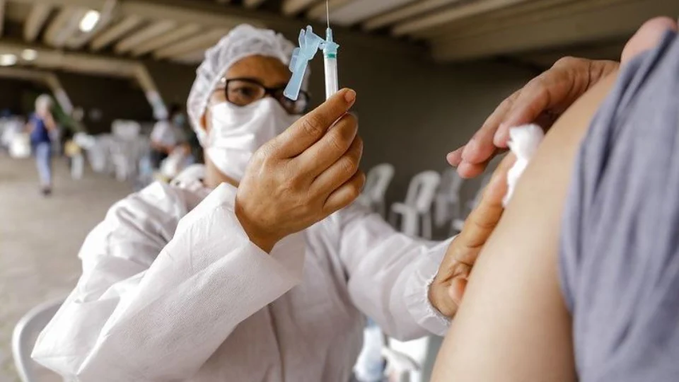 Covid: 85 pontos de vacinação estarão disponíveis em Manaus no período de 18 a 22 de julho; confira