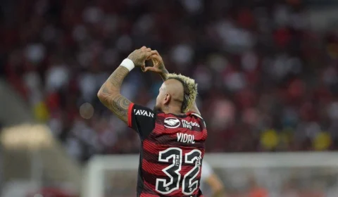 Flamengo vence Botafogo por 1 a 0 e reassume vice-liderança do Brasileirão