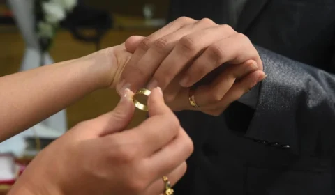 Justiça autoriza retorno de cerimônias presenciais de casamentos civis em edifícios particulares e cartórios, no AM