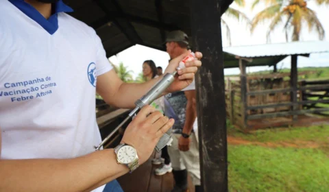 Primeira etapa da campanha “Amazonas Sem Febre Aftosa” é realizada em Presidente Figueiredo-AM