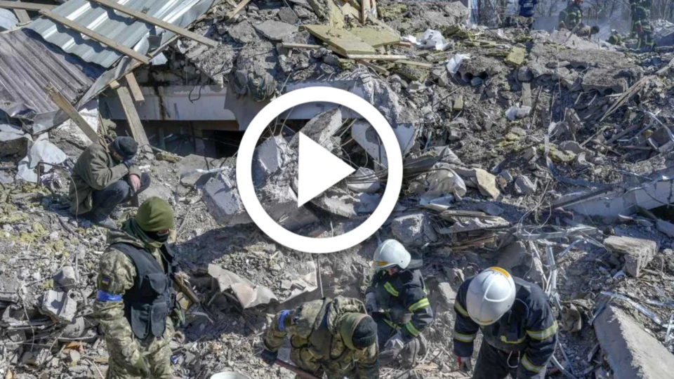 VÍDEO: invasão russa na Ucrânia completa um mês, mais de mil civis foram mortos