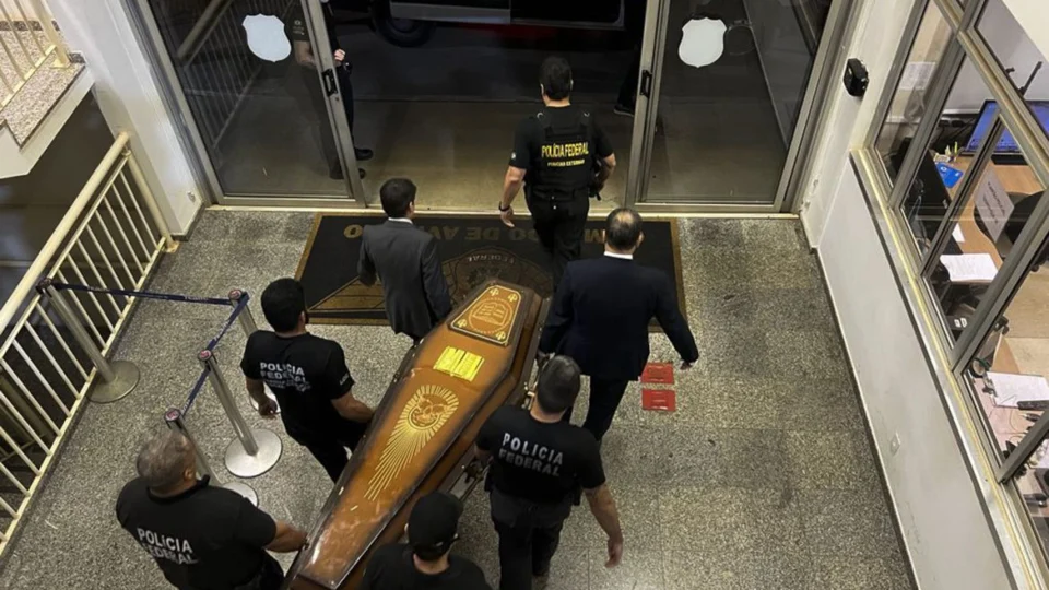 Caso Bruno e Dom: avião da PF com restos mortais chega a Brasília para identificação