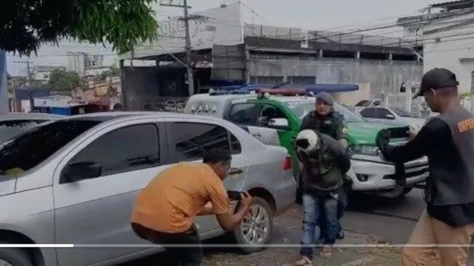 Dupla é presa após fazer família refém na Zona Sul de Manaus