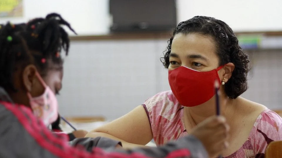 PSS: 46 professores de ciências e matemática são convocados para atuação em escolas de Manaus