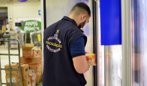 Mais de 26 Kg de produtos de limpeza e alimentos em condições inadequadas são recolhidos pelo Procon-AM