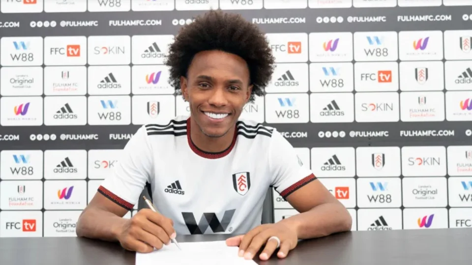 Meio-campista Willian é mais novo reforço do Fulham da Inglaterra