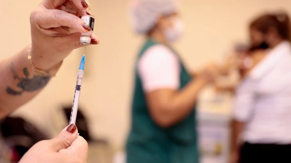 Mais de 80 pontos de vacinação contra Covid-19 estarão disponíveis nesta quinta e sexta-feira em Manaus