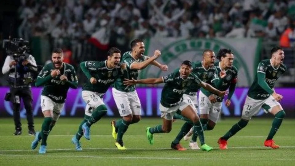 Em jogo heróico, Palmeiras vence Atlético/MG nos pênaltis por 6 a 5 e vai à semifinal da Libertadores