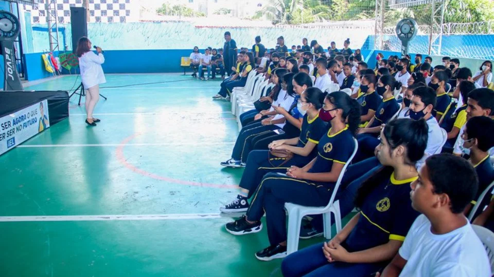 Projeto ‘O Primeiro emprego a gente nunca esquece’ é lançado em escola da Zona Norte de Manaus