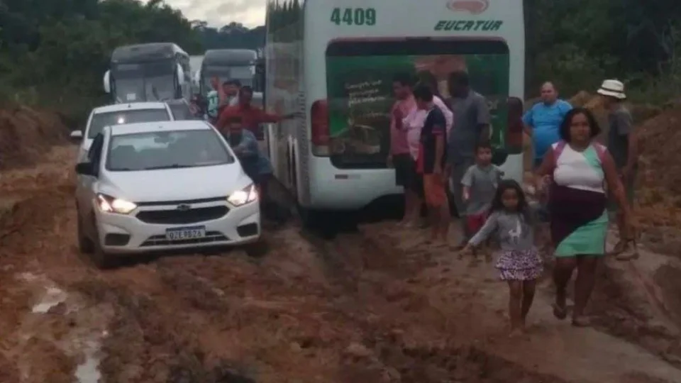 Justiça determina que Governo do Amazonas inicie imediatamente obras da AM-010