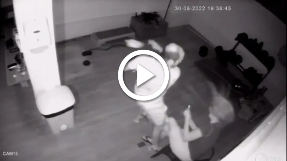 Vídeo: síndica é agredida com tapa na cara em condomínio de luxo no Rio de Janeiro