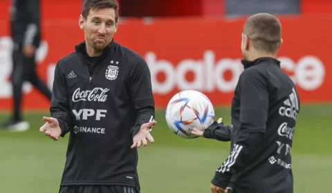 Lionel Messi diz que Bola de Ouro deve ficar com Karim Benzema