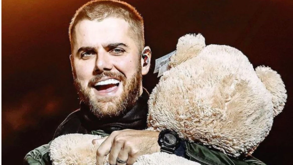 Zé Neto, da dupla com Cristiano, fratura três costelas durante treino de boxe, em SP