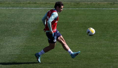 Rafael Veiga testa negativo para Covid-19 e vai encarar Santos pelo Brasileirão neste sábado, 28