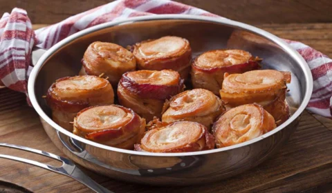 RECEITA FÁCIL: aprenda a fazer medalhão de frango com bacon