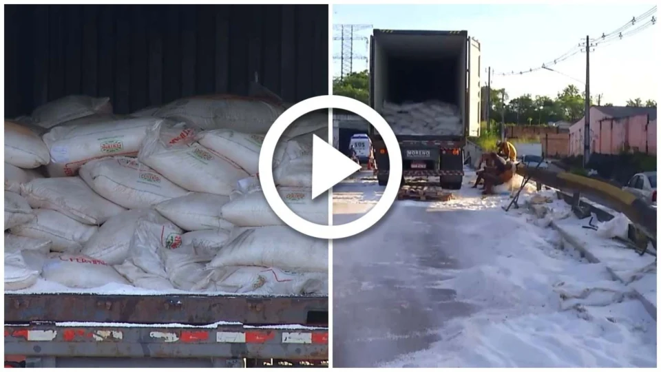 VÍDEO: carga de fertilizante cai na Avenida das Torres em Manaus