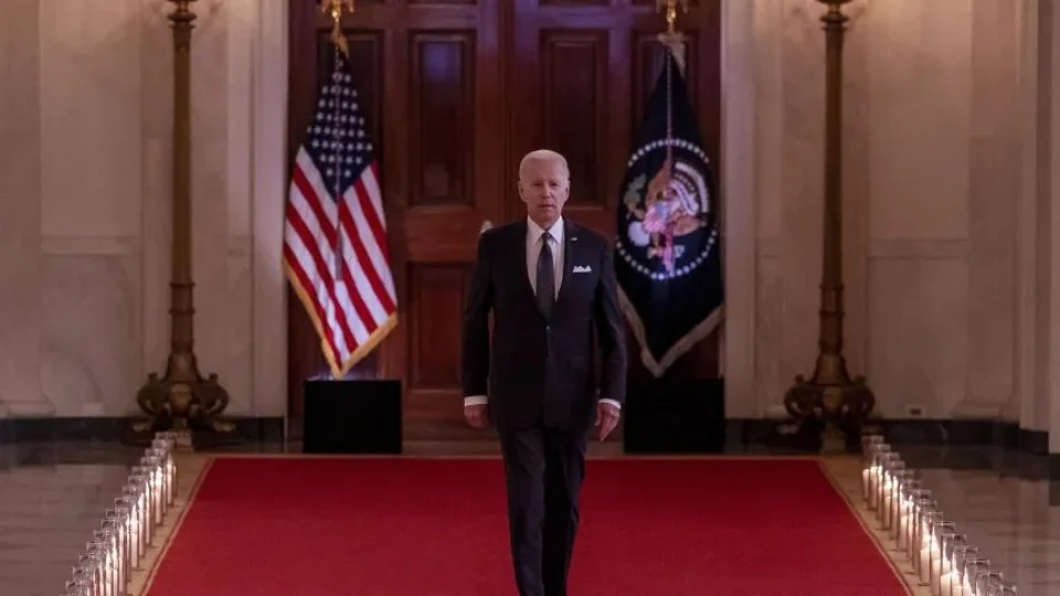 Após massacres, Biden pressiona Congresso para que crie leis mais rígidas ao porte de armas nos EUA