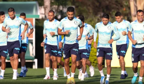 Motivado pelo triunfo na Libertadores, Palmeiras recebe Furacão pelo Brasileirão neste sábado, 02