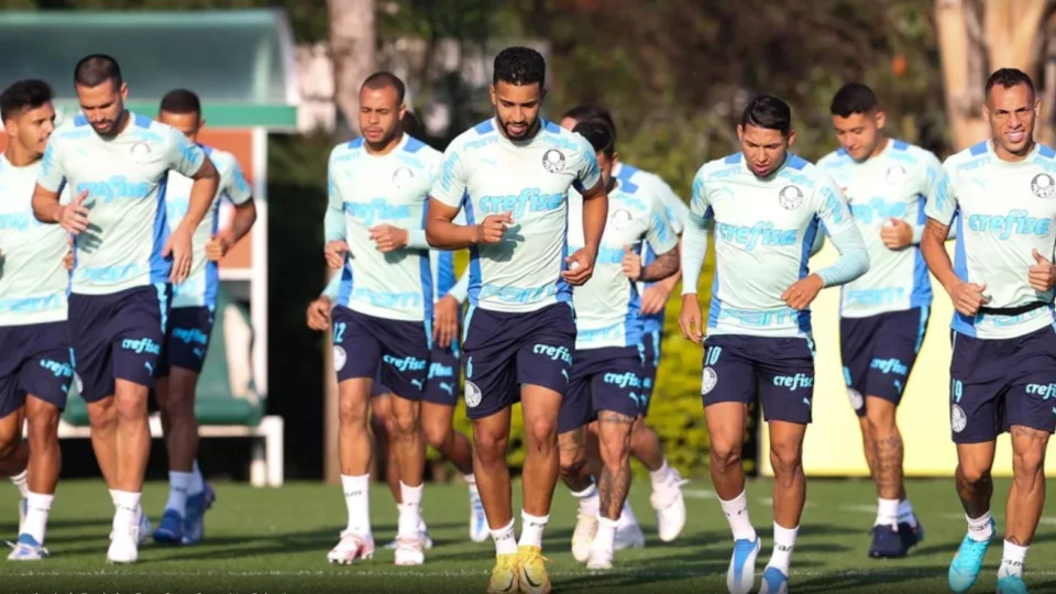 Motivado pelo triunfo na Libertadores, Palmeiras recebe Furacão pelo Brasileirão neste sábado, 02
