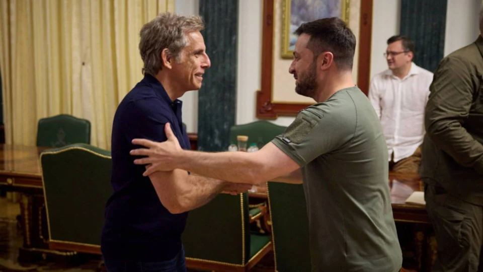 Em visita a Ucrânia, ator Ben Stiller chama Zelenski de ‘herói’