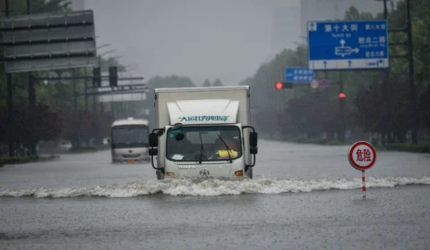 Inundação na China já registra seis mortes e 12 desaparecidos