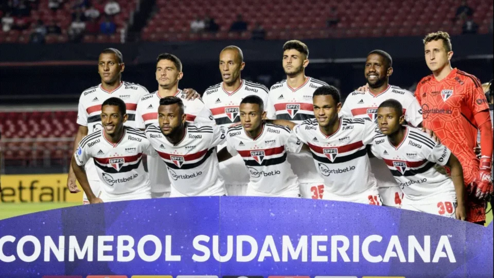 São Paulo garante vaga nas oitavas de final da Copa Sul-Americana jogando contra Ayacucho com 10 garotos da base