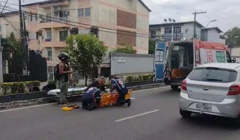 Motociclista fica ferido em acidente na avenida Ephigênio Sales, em Manaus