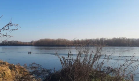 Bomba da Segunda Guerra Mundial aparece nas águas do rio Pó na Itália