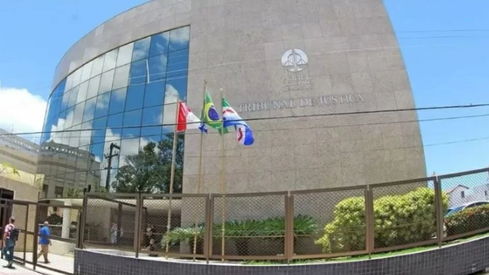 Alagoas aprova lei que cria licença-prêmio para juízes com pagamentos de até R$ 1 mi