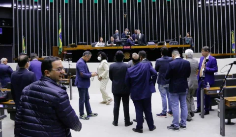 PEC Kamikaze: Câmara aprova texto-base que concede benefícios sociais em ano eleitoral