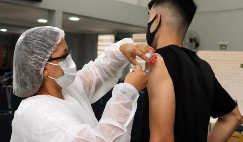 Manaus tem 16 pontos de vacinação contra Covid-19 para público adulto e infantil neste sábado