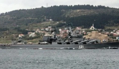 Após pressão, Rússia admite um morto e 27 desaparecidos que estavam em navio que afundou no Mar Negro