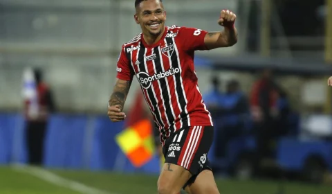 São Paulo goleia Católica por 4 a 1 e garante vaga nas quartas da Sul-Americana