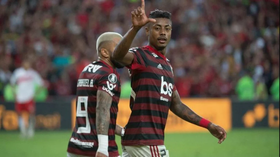 Cirurgia em Bruno Henrique para tratar lesão que o tirou da temporada 2022 será realizada neste domingo, 26