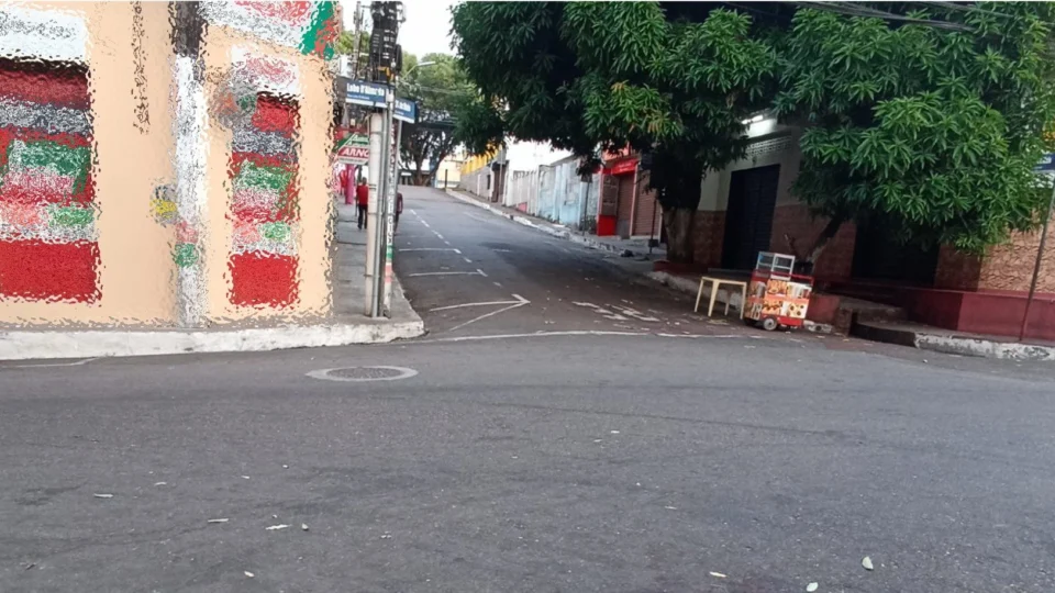 Mototaxista é baleado na rua Lobo D’almada, no Centro de Manaus