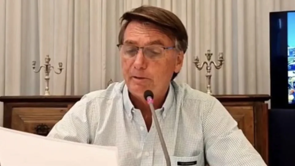 Um dia após condenação por parte do STF, Bolsonaro perdoa pena do deputado Daniel Silveira