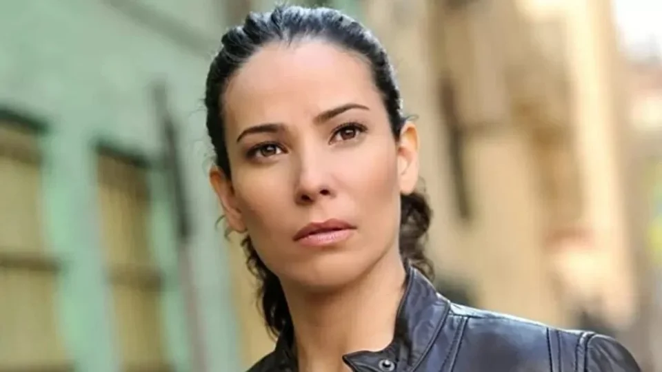 Morre aos 48 anos a atriz brasileira Jossara Jinaro, de ‘Plantão Médico’, nos EUA