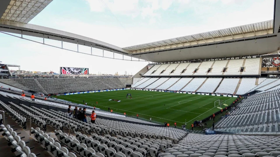 Corinthians e Fluminense decidem nesta quinta-feira quem fará final da Copa do Brasil com Flamengo