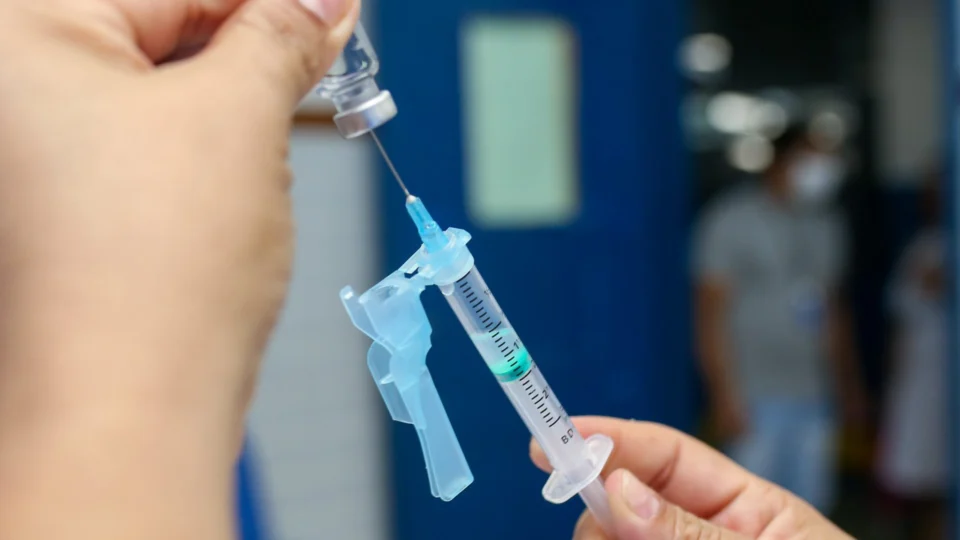 Confira pontos de vacinação contra Covid-19 nesta sexta-feira, em Manaus