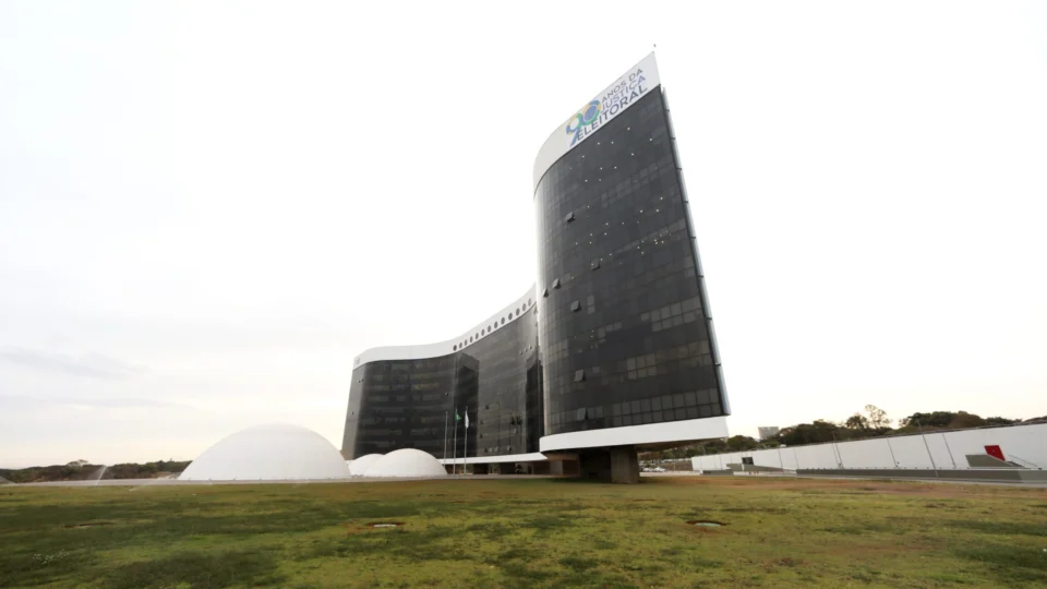 Apenas 5,67% dos candidatos entregaram a prestação de contas do 1º turno