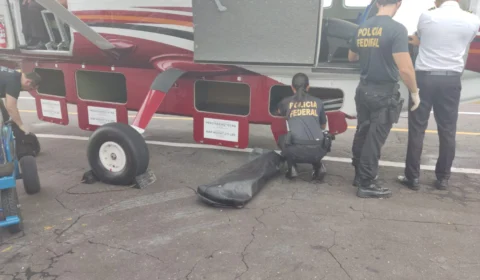 Material de campanha e cartões de ‘Auxílio Municipal’ são apreendidos em Manaus