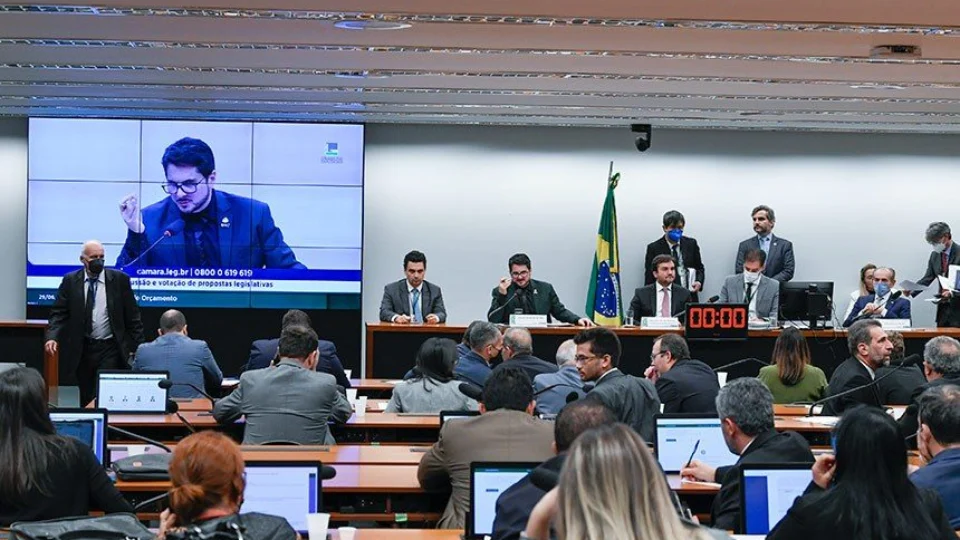 Senado e Câmara iniciam definição sobre composição das 39 comissões